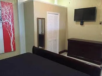 Brownstone 1 Hotel Nassau Bahamas
