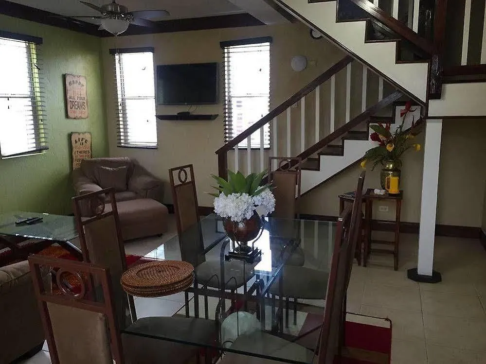 Brownstone 1 Hotel Nassau 3*,